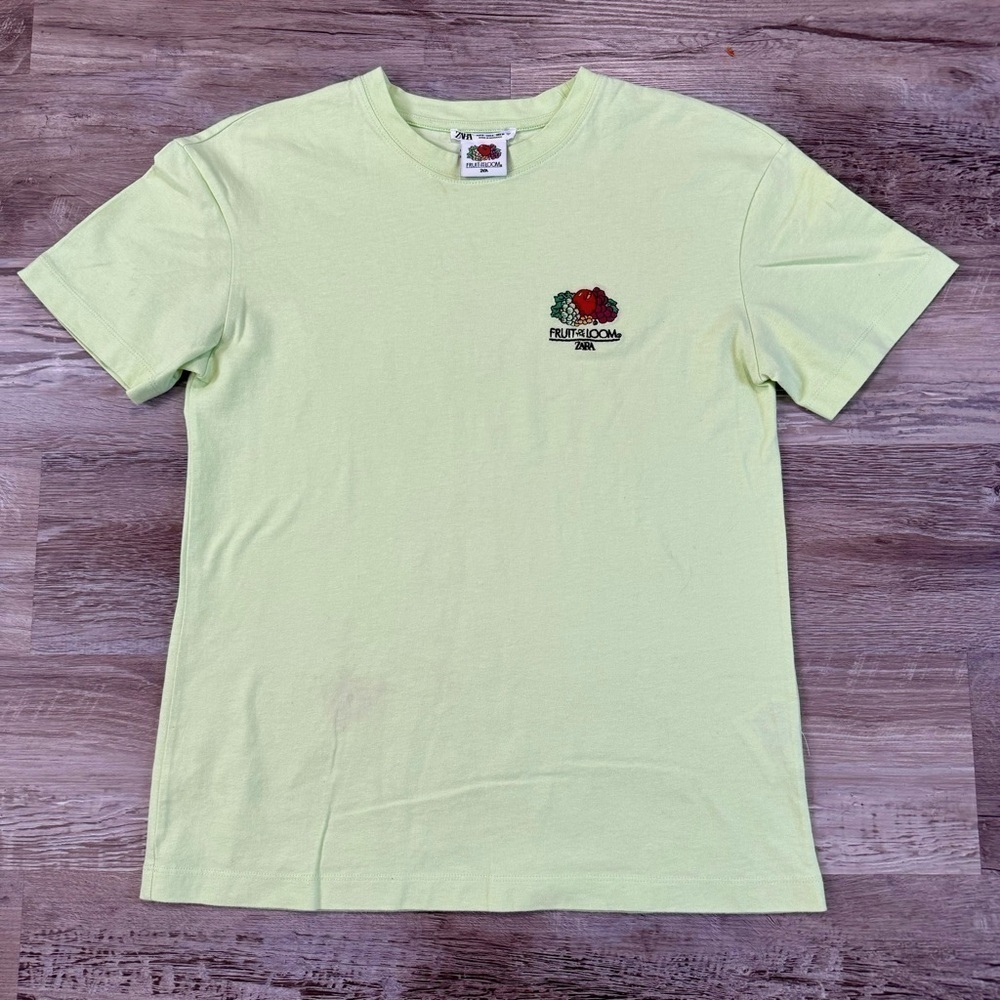 ZARA Fruit of the Loom collab t shirt
Embroidered, womens S
Measures 18x24 - Picture 2 of 5